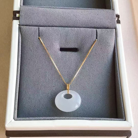 Kalung Giok Hetian Alami Bahan batu giok tua Giok halus dan hangat Ukuran 14 * 17mm Tebal 5.5mm Termasuk pajak pengiriman