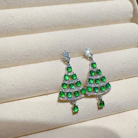 Anting Pohon Natal Jadeite Alami yang terbuat dari batu giok perak 925 ukuran 2.9mm Ukuran keseluruhan 29mm Batu giok bersih dan halus Gaya yang indah sudah termasuk pajak pengiriman.