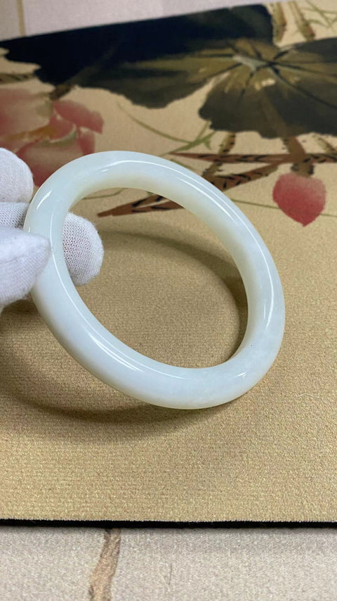 Gelang giok Xiuyan yang indah - White Moonlight, diameter 61,4mm, ketebalan strip 10mm, semua barang giok dibuat secara alami dengan pola acak, termasuk biaya pengiriman dan pajak