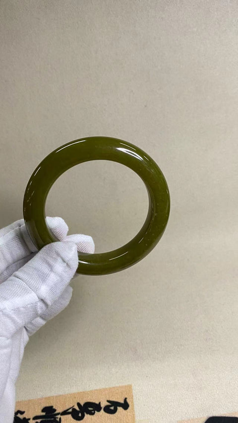 Gelang giok alpukat Xiuyan yang indah, diameter 54, lebar tepi 13,8mm, semua barang giok dibuat secara alami dengan pola acak. Biaya pengiriman dan pajak sudah termasuk