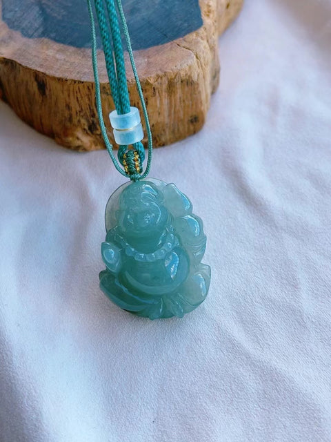 Batu Giok Alami a-barang Buddha Mudah Liontin Buddha Ukuran 35.8 * 27.6 * 14.3mm Tekstur halus dan warna hangat Sangat indah dan bagus Sudah termasuk pajak pengiriman.