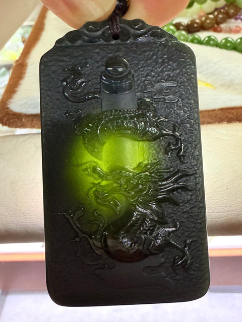 Hetian Jade Green Sheep Fat [Dragon Coil Pillar] Warna giok yang lembut dan kaya, melambangkan Dragon Coil Pillar, sebuah hadiah untuk disimpan untuk diri Anda sendiri. Ukuran kira-kira: 70 × 4 × 9㎜ termasuk pajak pengiriman.