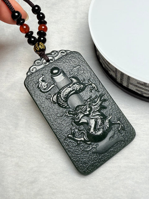 Hetian Jade Green Sheep Fat [Dragon Coil Pillar] Warna giok yang lembut dan kaya, melambangkan Dragon Coil Pillar, sebuah hadiah untuk disimpan untuk diri Anda sendiri. Ukuran kira-kira: 70 × 4 × 9㎜ termasuk pajak pengiriman.