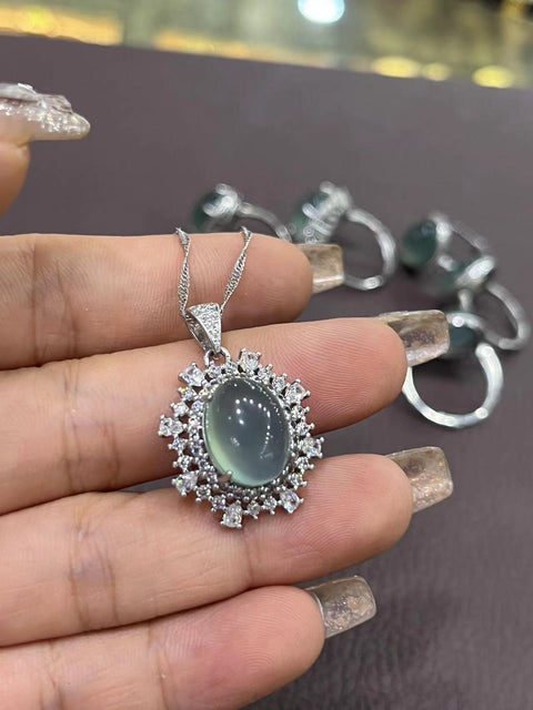 Liontin Giok Cui dengan Gaya Blue Ice dan Tatahan Perak: Elegan dan indah untuk dipakai Sudah termasuk pajak pengiriman