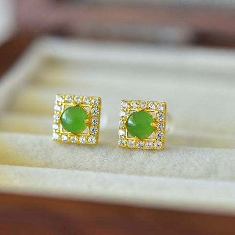 925 Perak Hotan Jasper Jasper Permukaan Telur Zirkonia Anting Perak Zirkonia (emas tebal) gaya khusus; Giok hangat dan halus memakai efek cerah yang menarik Spesifikasi Ukuran: 5 * 5 Termasuk pajak pengiriman