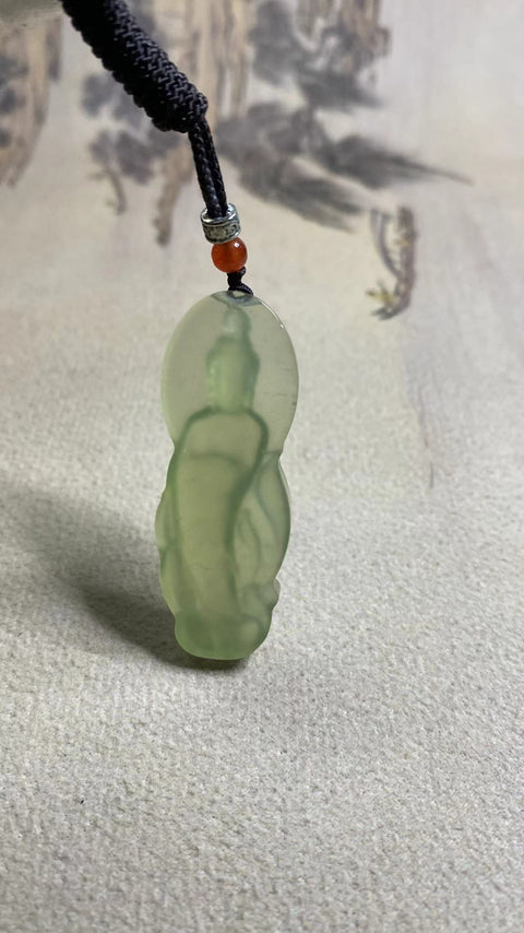 Guanyin: Jade Guanyin, liontin giok yang indah dengan warna hijau es, ukuran: 50✖️18mm Termasuk ongkos kirim dan pajak.