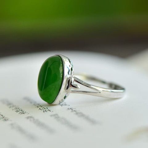 925 perak dengan enamel dan novel gaya cincin Hotan Bi dan batu giok unik yang hangat dan halus spesifikasi batu telanjang ukuran: 10 * 14 cincin adalah desain yang longgar dapat disesuaikan dengan ukuran pajak pengiriman sudah termasuk.
