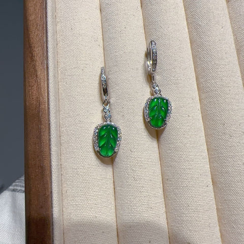 Anting Daun Jadeite Alami Gesper 925 Kesan Uang Warnanya sangat indah & nbsp; di telinga semangatnya penuh kehidupan & nbsp; ukuran 11 * 7mm Termasuk Pajak Pengiriman