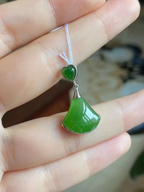 Kalung Giok Alami dari Giok Perak 925 yang bersih dan halus Ukuran 12 * 14mm Sudah termasuk ongkos kirim dan pajak.