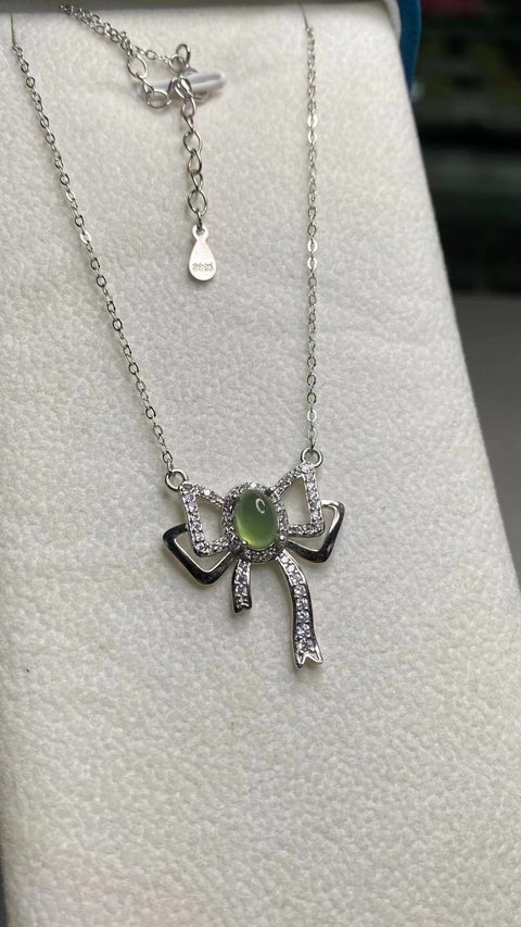 Kalung Giok Alami dari perak 925, giok yang bersih dan halus, ukuran 5 * 7mm, sudah termasuk ongkos kirim dan pajak.