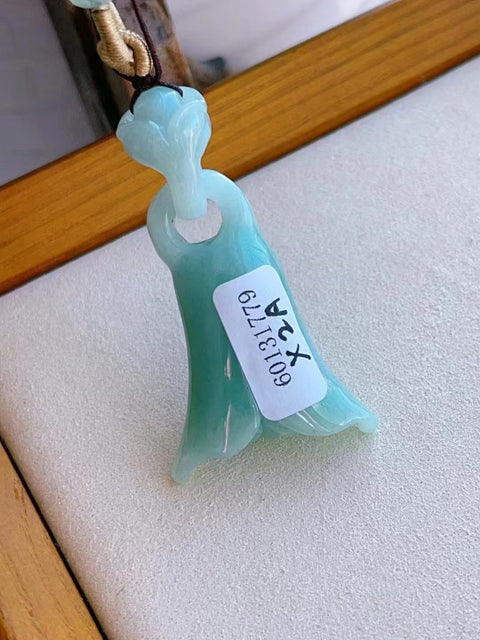Ukiran Liontin Bunga Magnolia Ukiran Jadeite A-barang Alami Ukuran 49.5✖️29.5 Tebal 12.4mm Batu giok bersih dan halus serta hangat Sudah termasuk ongkos kirim dan pajak