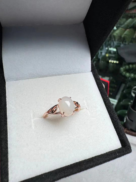 Cincin Giok Putih Hetian 925 pengaturan perak Giok bersih dan halus Strukturnya kencang Ukuran 7 * 9mm Sudah termasuk pajak pengiriman