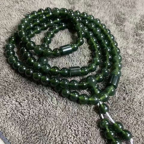 ‼️DAPAT REQUEST BERAPA BUTIR，HARGA DISESUAIKAN BERDASARKAN JUMLAH BUTIRAN ‼️Gelang Natural Cui Jade Hijau 108 Buah Dapat juga digunakan sebagai kalung Ukuran 7mm Sudah termasuk ongkos kirim dan pajak.