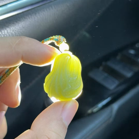 Liontin Kubis Giok Hetian Giok Alami Warna hijau kekuningan Kualitas sempurna Ukuran 24.4 * 30.2mm Giok baik-baik saja dan hangat, gaya yang indah sudah termasuk pajak pengiriman.