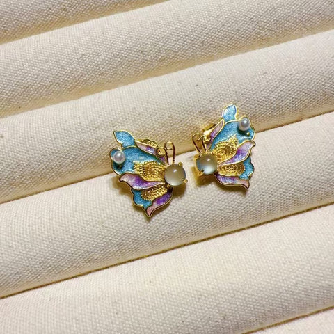 Anting Kupu-kupu Enamel Jadeite Alami 925 Perak Pengaturan Ukuran 3.5mm Gaya yang indah, giok yang halus dan hangat.