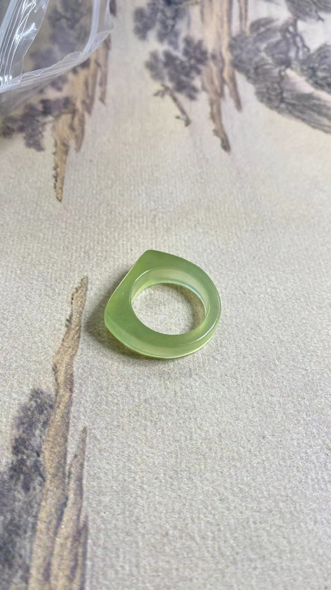 Cincin: Giok Xiuyan alami - hijau fluoresensi, spesifikasi lubang dalam: 20mm, termasuk pajak pengiriman