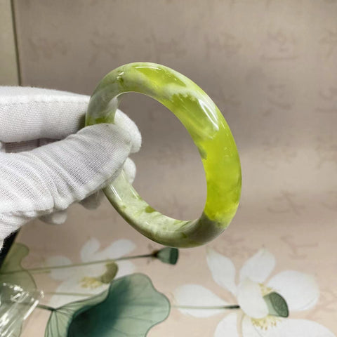 Gelang topi susu hijau Xiuyu yang indah, diameter 54,3mm, lebar tepi: 11,8mm, semua barang giok dibuat secara alami dengan pola acak, termasuk pengiriman dan pajak