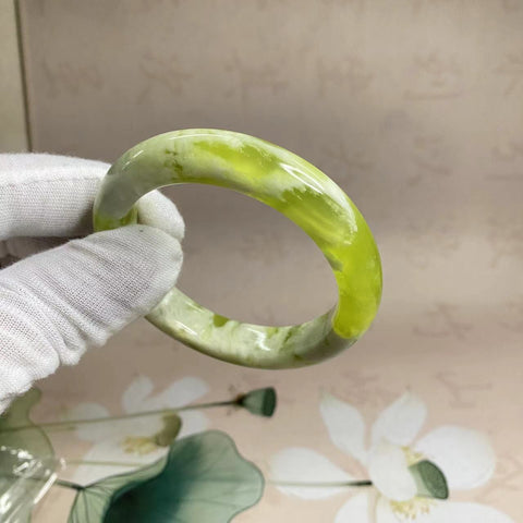 Gelang topi susu hijau Xiuyu yang indah, diameter 54,3mm, lebar tepi: 11,8mm, semua barang giok dibuat secara alami dengan pola acak, termasuk pengiriman dan pajak