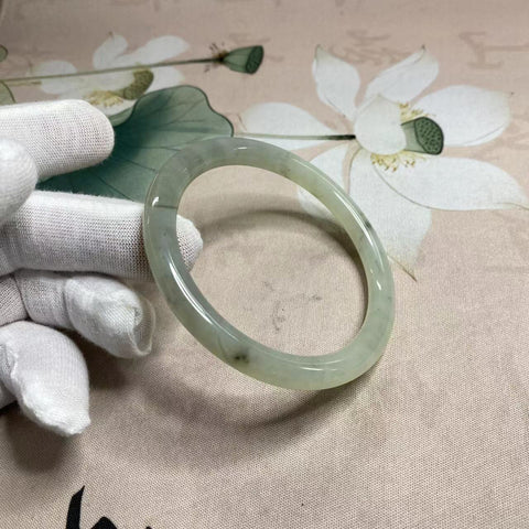 Gelang kecantikan giok Xiuyan yang sangat indah, cocok untuk diameter 58,6 mm, semua barang giok dibuat secara alami dengan pola acak. Termasuk biaya pengiriman dan pajak