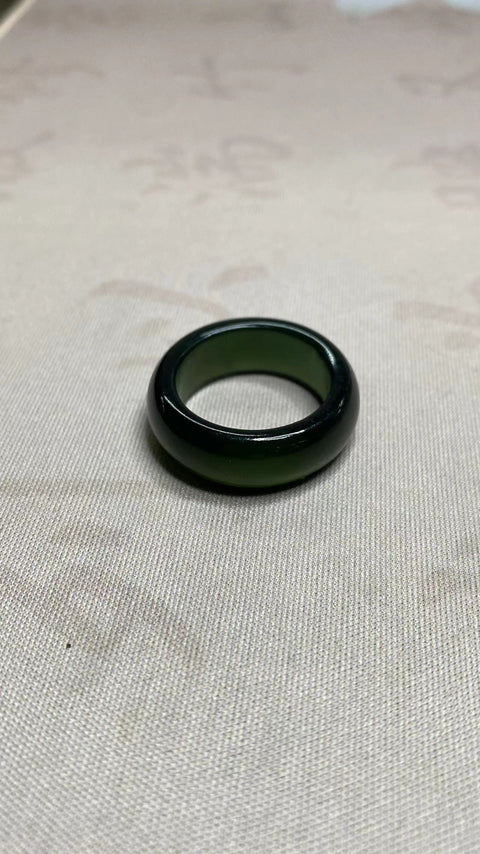 Cincin giok Xiuyan hijau penuh yang indah, diameter 19mm, termasuk biaya pengiriman dan pajak