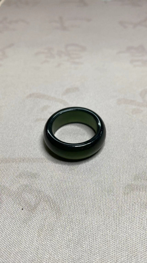 Cincin giok Xiuyan hijau penuh yang indah, diameter 19mm, termasuk biaya pengiriman dan pajak