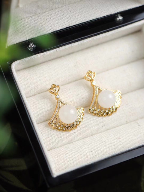 Anting Giok Giok Hetian Alami 925 Giok Tatahan Perak yang bersih, halus, dan hangat.