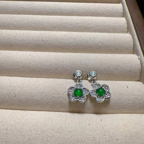 Anting Bunga Jadeite Alami 925 Tatahan Perak & nbsp; anting-anting bunga yang menggairahkan dan halus & nbsp; semua bulingbuling berlian kecil yang pecah & nbsp; berkilau dan menarik perhatian Sudah termasuk pajak pengiriman