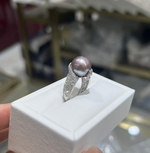 Cincin Manik-manik Ungu Edison Sangat berkilau, sangat keren, ditata dengan indah, tekstur bersih, sudah termasuk ongkos kirim dan pajak.