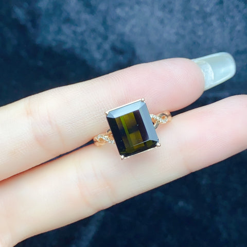 Detail Cincin Turmalin Hijau Alami Shanty Seperti yang ditunjukkan pada gambar Gaya ini sangat indah, sederhana, murah hati dan elegan, harus dimiliki oleh seorang wanita cantik, dilengkapi dengan sertifikat, sudah termasuk ongkos kirim dan pajak.