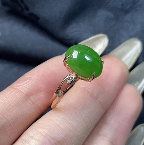 Cincin Telur Jasper Alami 925 perak bertatahkan bahan sebening es Ukuran 10 * 12mm Gaya sangat indah dan elegan Sudah termasuk pajak pengiriman.