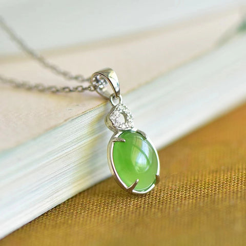 10484 Kalung Jasper Alami yang terbuat dari perak 925, giok yang bersih dan halus, gaya yang sederhana dan elegan, sudah termasuk ongkos kirim dan pajak.