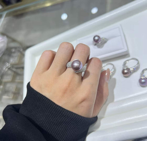 Cincin Manik-manik Ungu Edison Sangat berkilau, sangat keren, ditata dengan indah, tekstur bersih, sudah termasuk ongkos kirim dan pajak.
