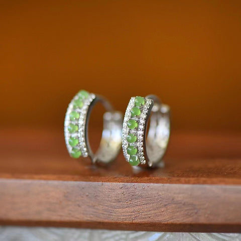12370 Anting Jasper Alami dari Perak 925 Ukuran 2 * 2mm Giok bersih dan halus Sudah termasuk pajak pengiriman.
